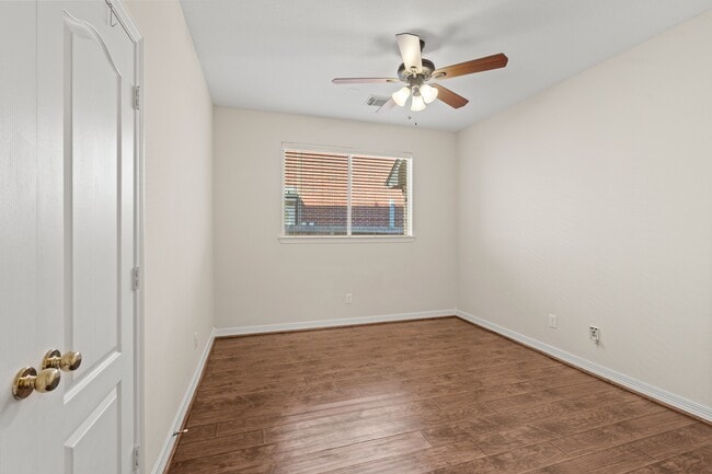 Building Photo - 5819 Brook Bend Dr