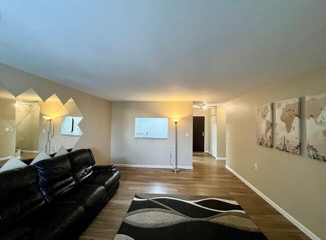 Building Photo - 30 Daniels St