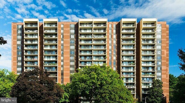 Building Photo - 7401 Westlake Terrace