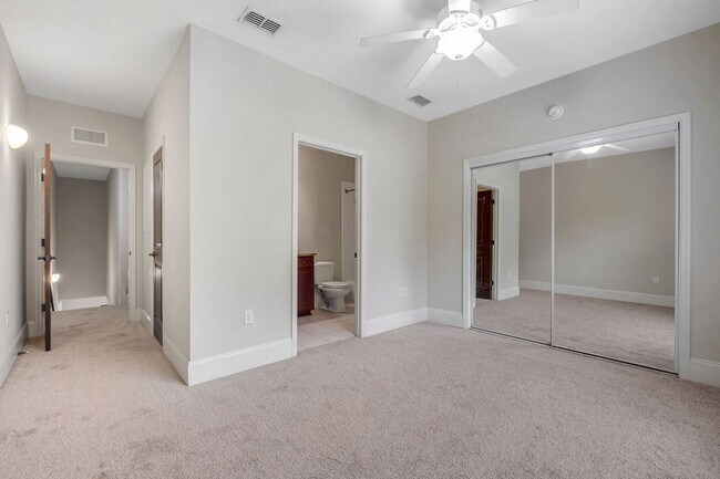 Building Photo - Midtown Tallahassee Townhome