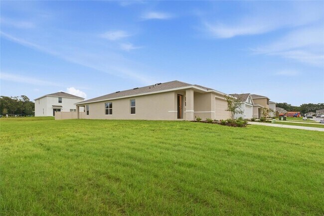 Building Photo - 3059 NE 20th Ter