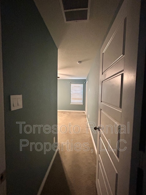 Building Photo - 5910 Sandy Lake St