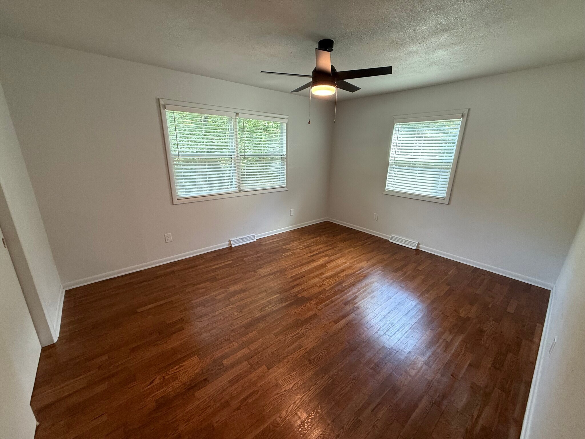 Building Photo - 3979 S Farm Road 193