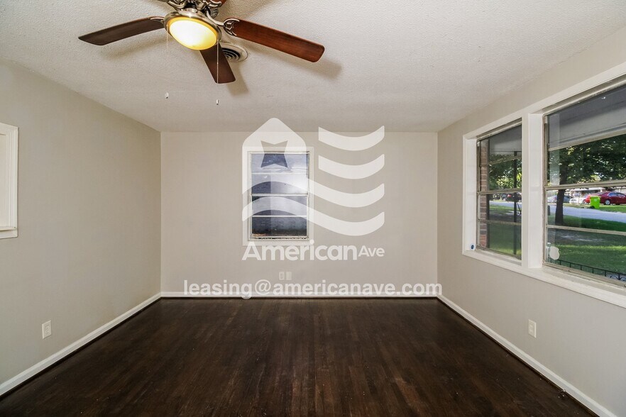 Building Photo - 421 Hickory Ridge Dr