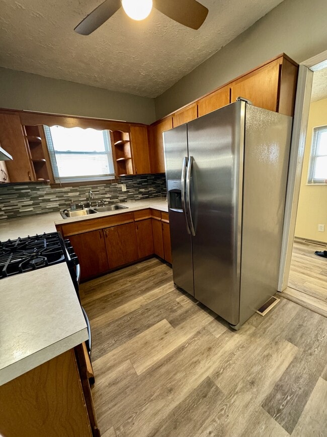 Building Photo - 152 4th St