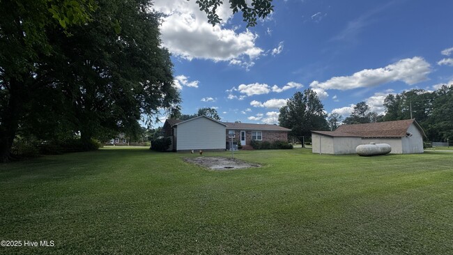 Building Photo - 204 Diane Dr
