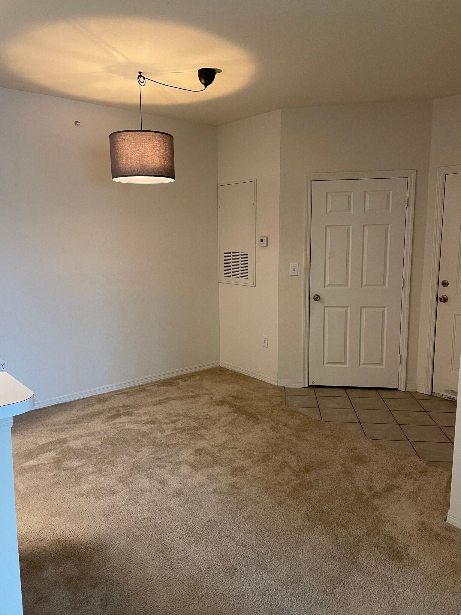 Building Photo - 5455 Vineland Rd