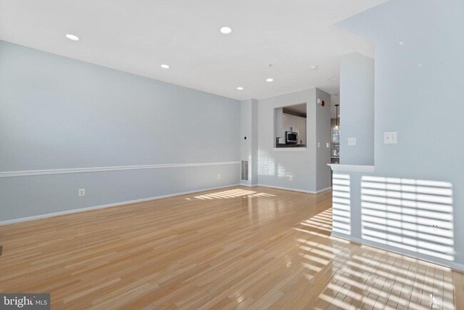 Building Photo - 351 Livermore Ln