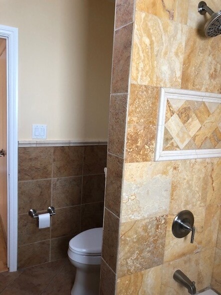 Alcove for the commode - 1334 E 1st St