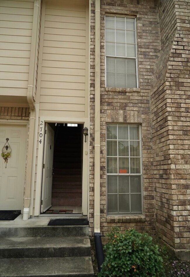 Building Photo - 7575 Cambridge St