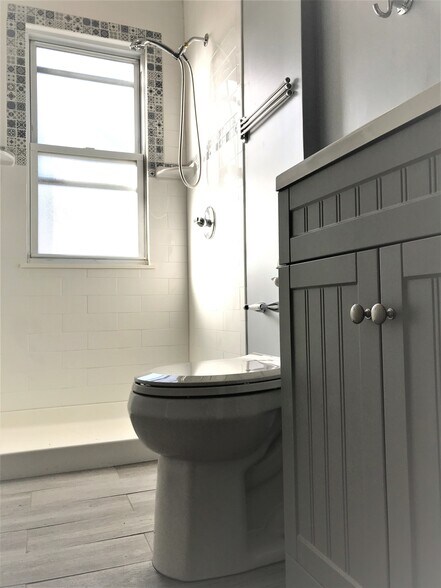 Building Photo - 27 Harborview Ave