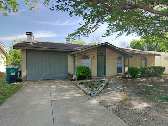 Primary Photo - No Application Fees* 1 Month Free Rent w/a...