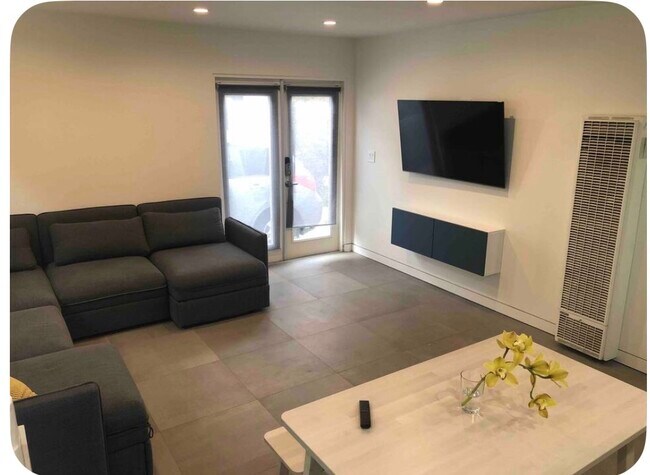 Building Photo - Pirtle