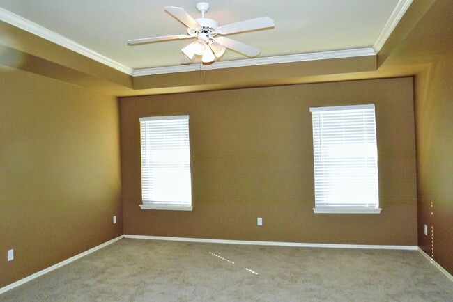 Building Photo - Available Now! Yukon Schools!