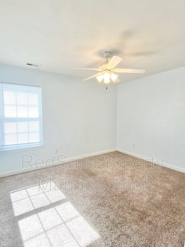 Building Photo - 500 Windward Dr