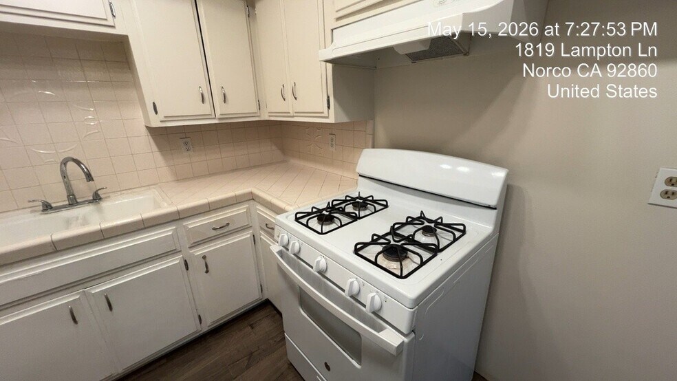 Building Photo - 1819 Lampton Ln