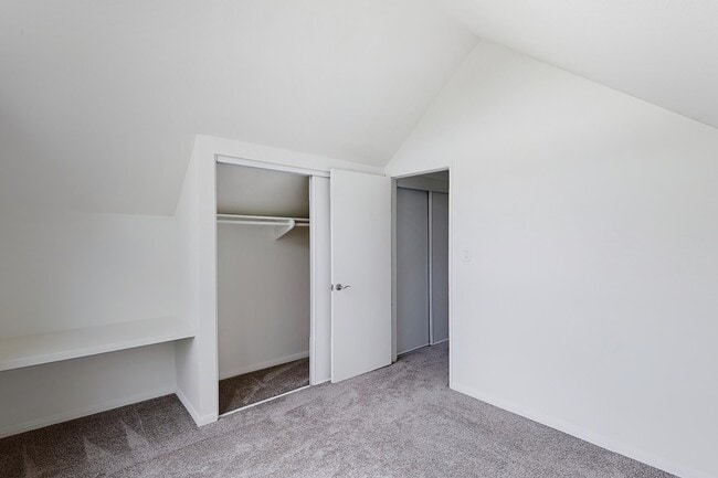 Building Photo - San Carlos West 2story with Canyon Views 5...