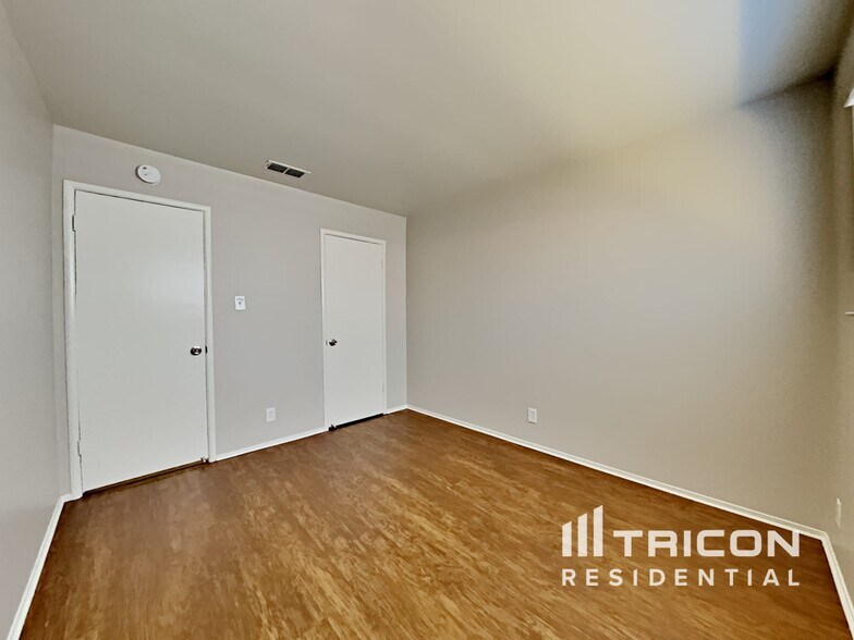 Building Photo - 7827 Charmette Way