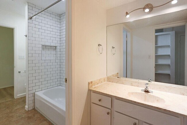 Building Photo - 7508 St Amant Pl