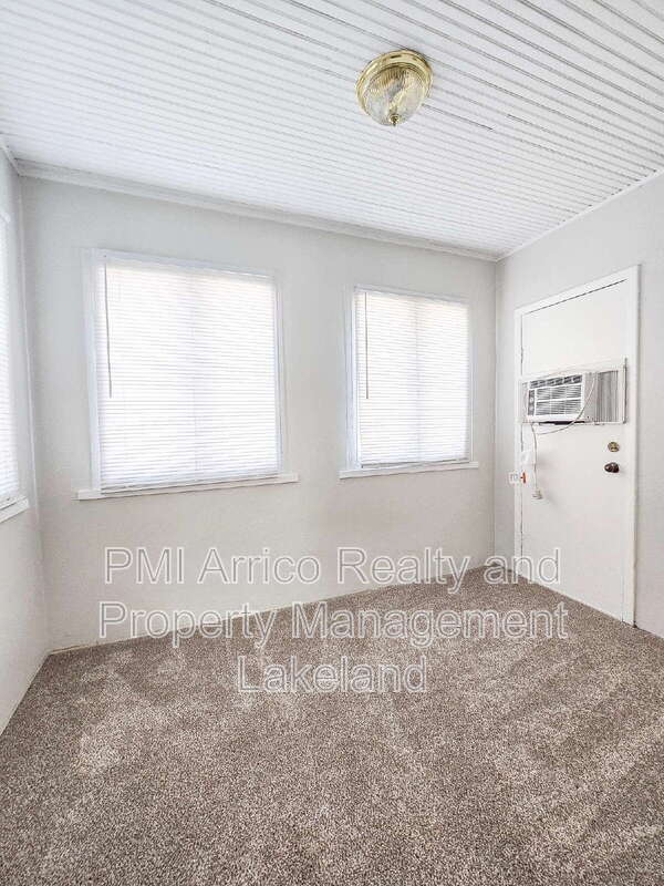 Building Photo - 115 8th St SE