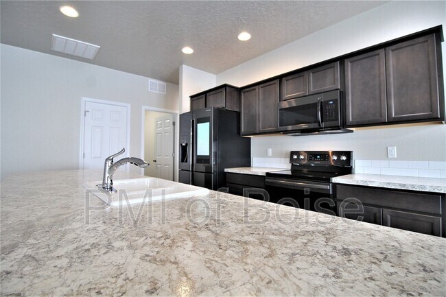 Building Photo - 973 S Rangipo Ave