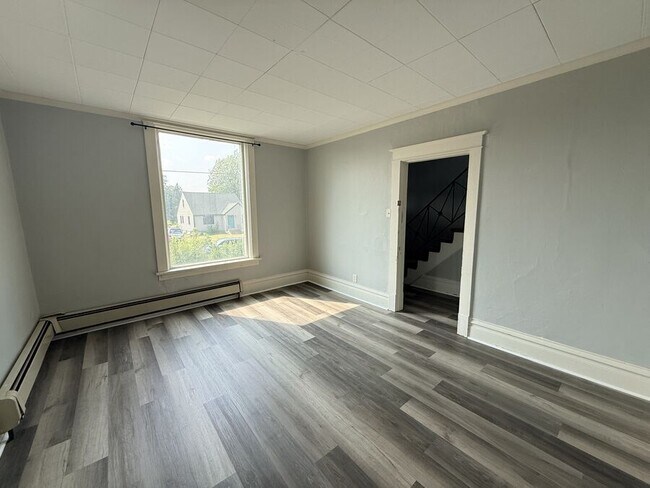 Building Photo - 1204 Kenwood Ave