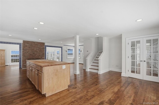 Building Photo - 492 Mooney Hill Rd