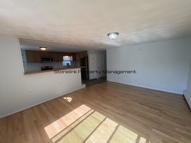 Building Photo - 480 Bullocks Point Ave