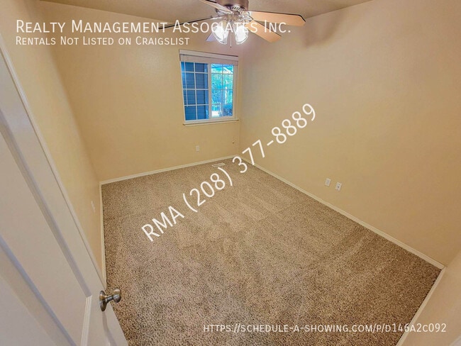 Building Photo - 569 E Heritage Park St