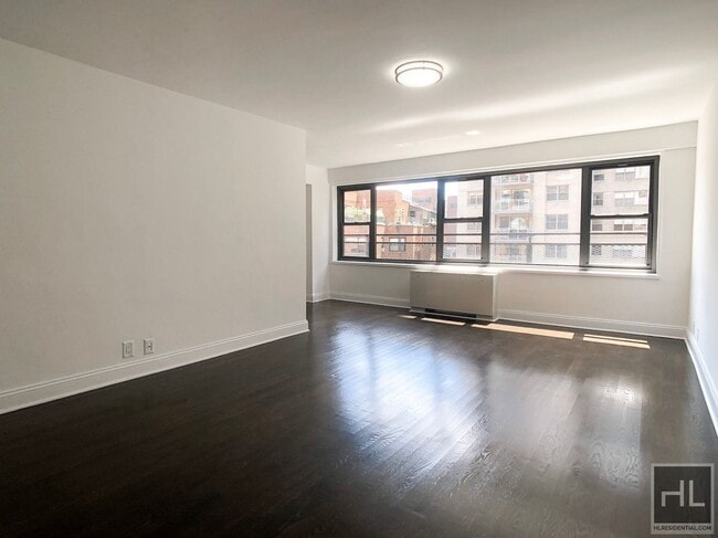 Building Photo - 405 E 56th St