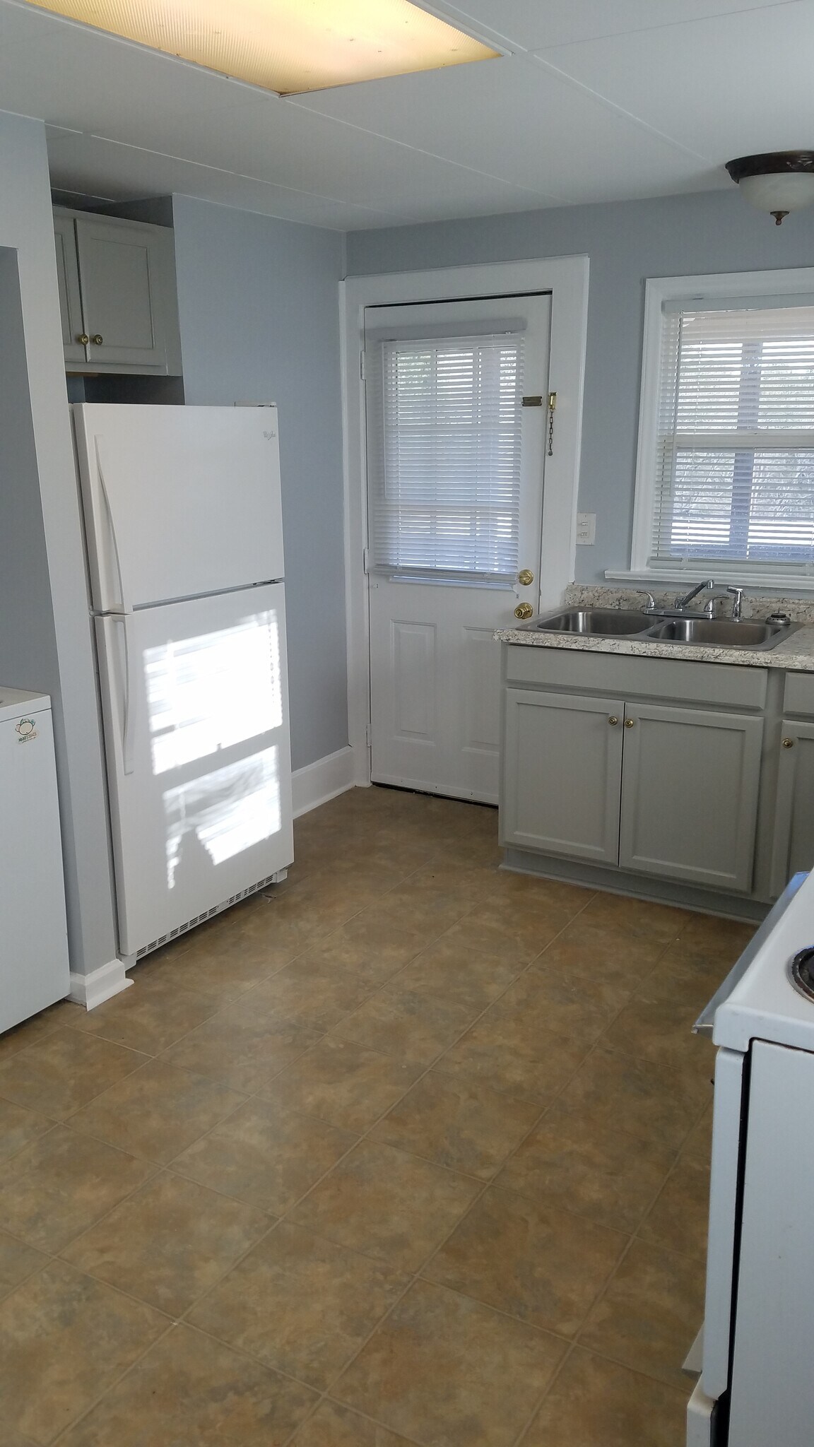 Building Photo - 570 McGlamery Rd