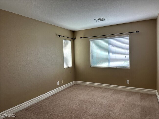 Building Photo - 362 Dogleg Dr