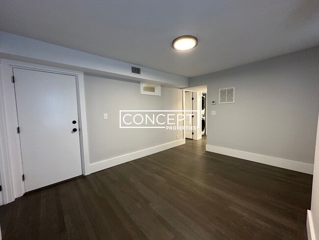 Building Photo - 118 Marginal St