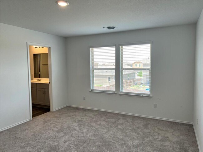 Building Photo - 2053 Cliffbrake Wy