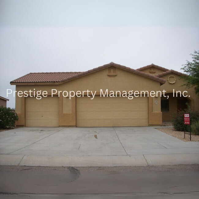 Primary Photo - Beautiful Home with 3 Car Garage in Sonora...