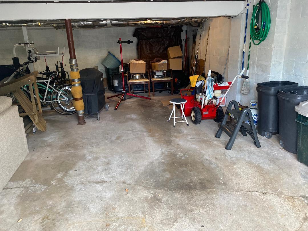 1 Car Garage! - 6 Borman Dr