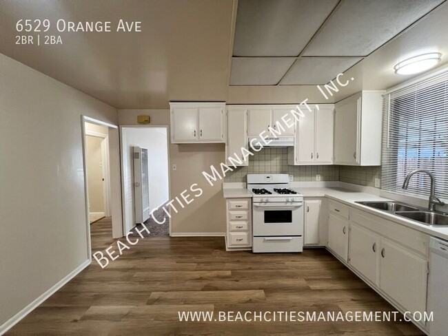 Building Photo - Large 2 Bedroom Home In North Long Beach