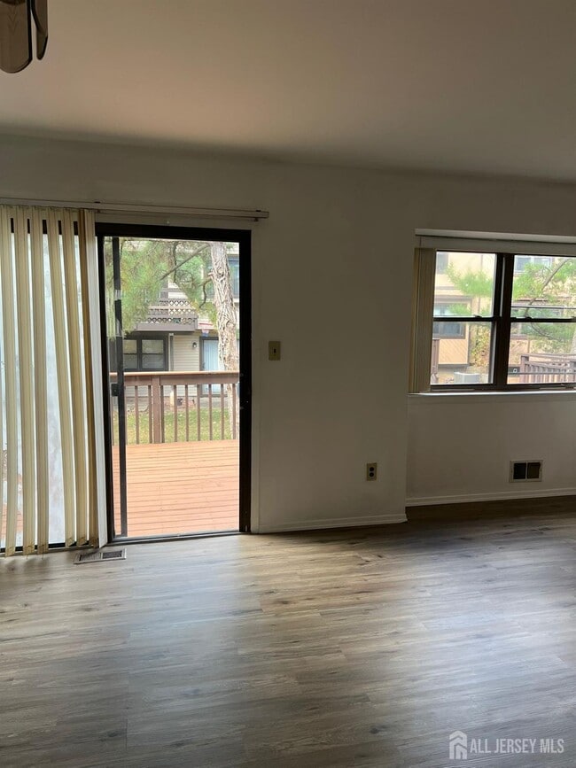 Building Photo - 304 Merrywood Dr