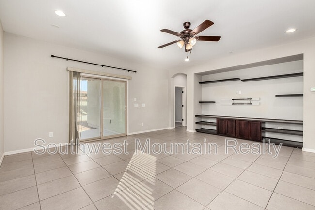 Building Photo - 41540 N Jacaranda Ct