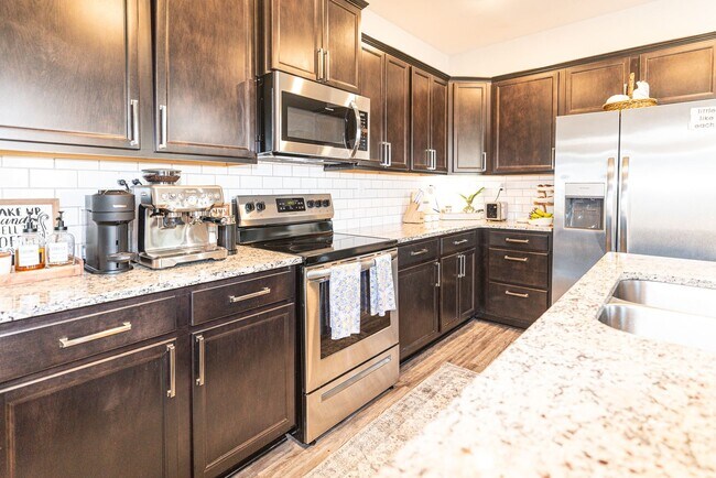 Building Photo - Spacious 4-Bedroom, 2.5-Bath Home for Rent...