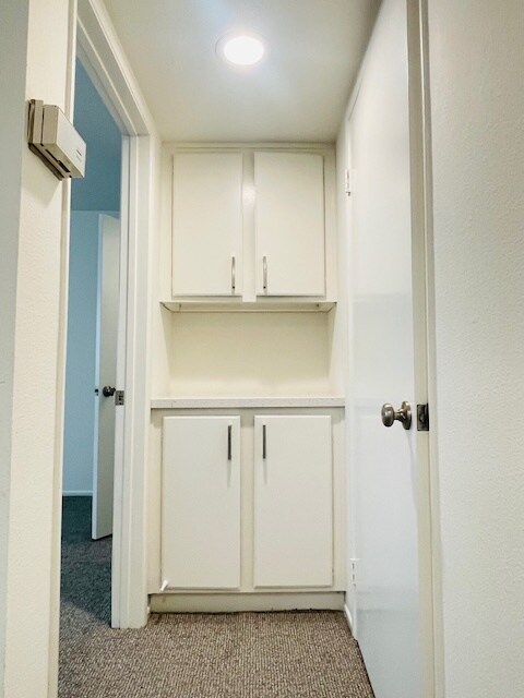 Building Photo - 112 S St Andrews Pl