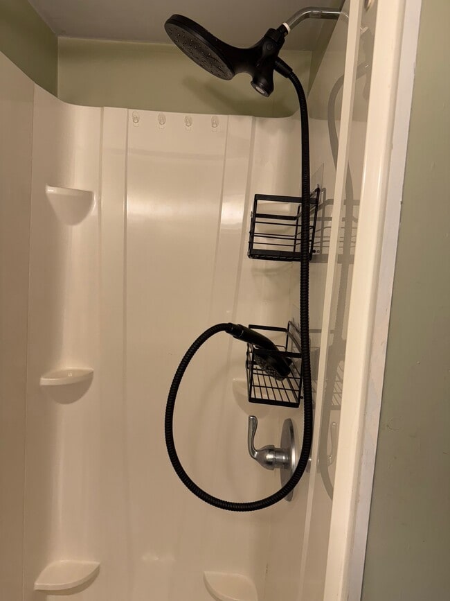 Building Photo - 7038 Hillside Rd