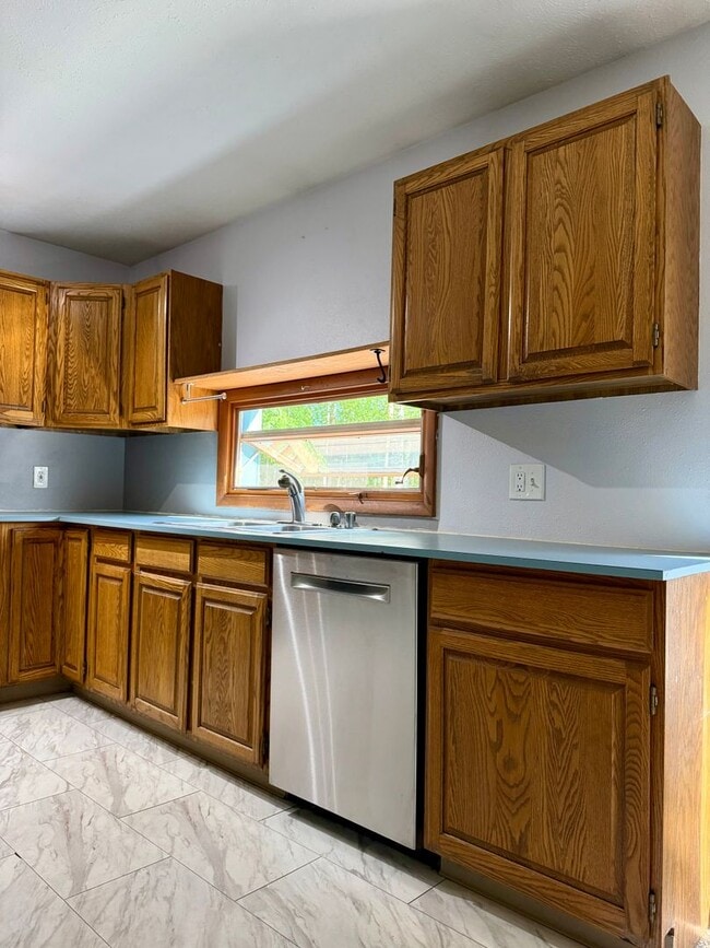 Building Photo - 2585 Stellar Way