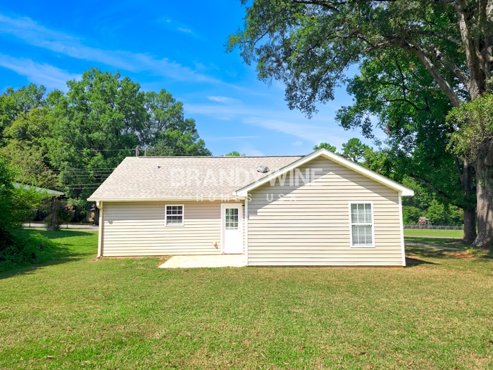 Building Photo - 1735 Thriftwood Dr