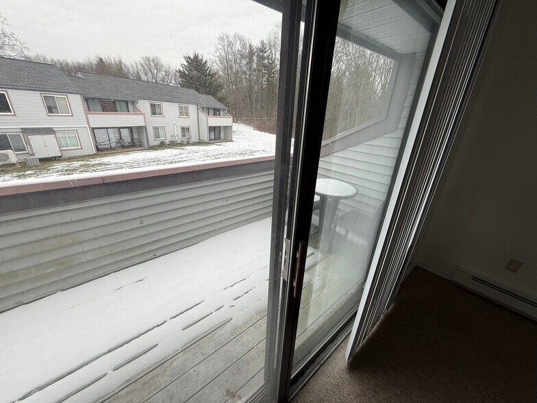 Balcony - 96 Candlewood Dr