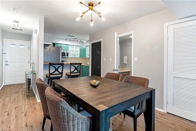 Building Photo - Hampton Blvd