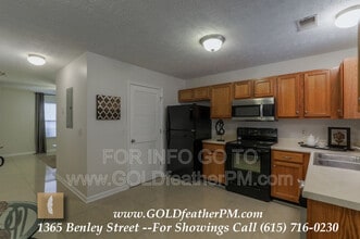 Building Photo - 1355 Benley St