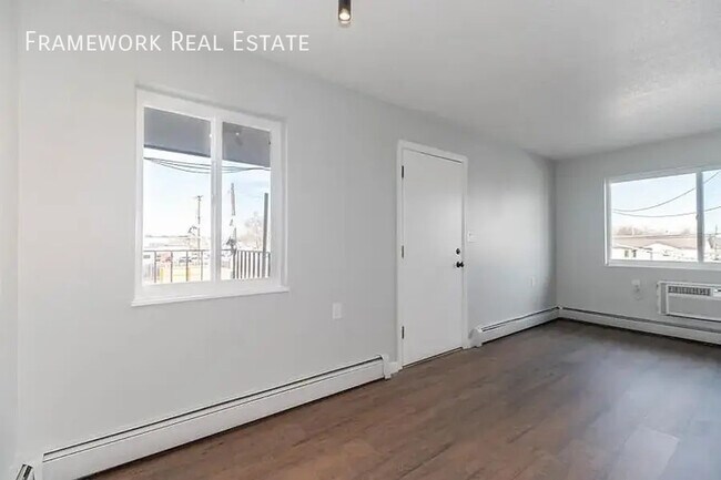 Building Photo - 1509 3rd Ave