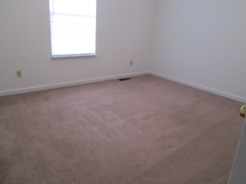 Building Photo - 1725 Kim Watt Dr