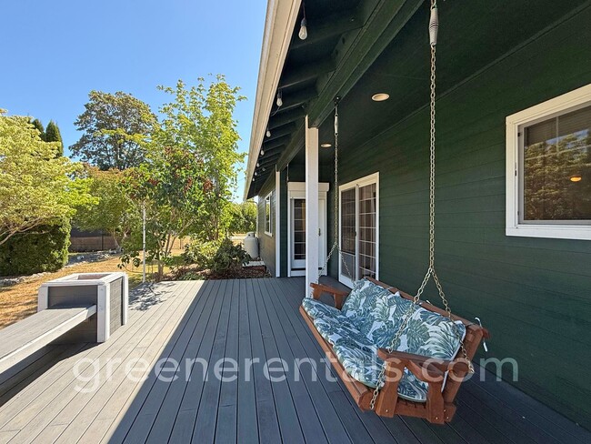 Building Photo - Spacious & Bright 3BD/3BA Home for Rent in...